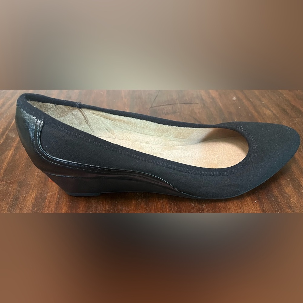 Life Stride Velocity 2.0 Black Wedge Shoes for Everyday Comfort 10W
